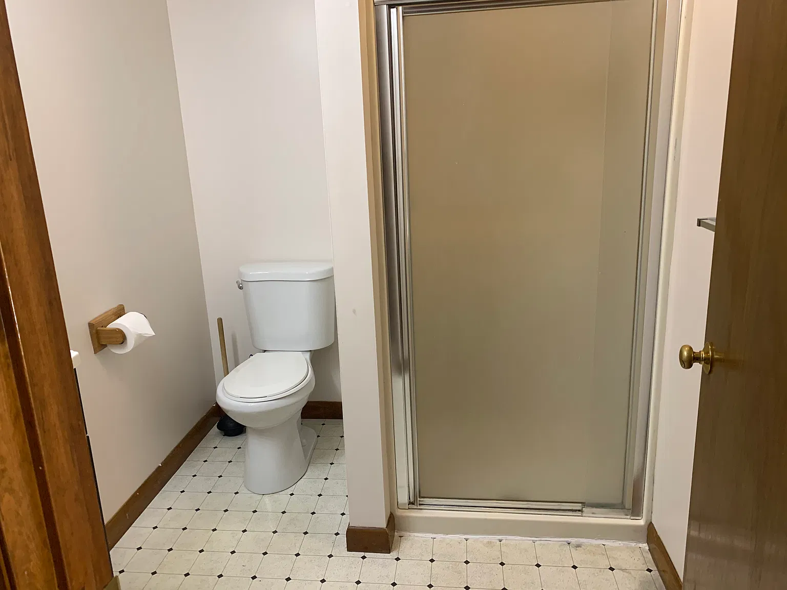 2 bed, 2400 sqft, $3,000 — Photo 2