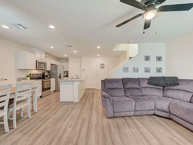 6928 Honor Hill St — Photo 21