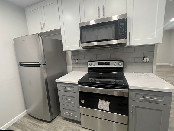 5th image of 1060 S Sherbourne Dr APT 103