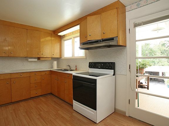 5th image of 18624 64th Ave W