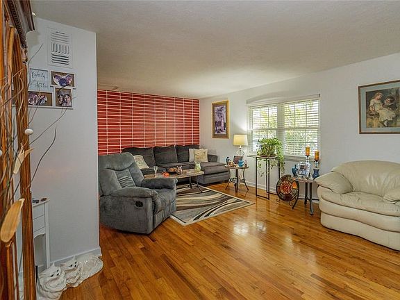 4th image of 306 Boger Blvd N