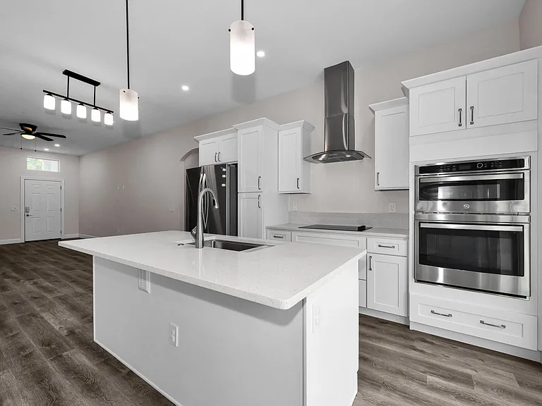 18-web-or-mls-Kitchen 4_07042026