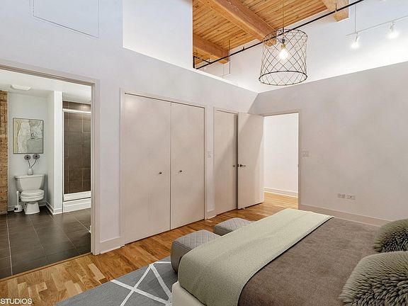 2nd image of 2303 S Michigan Ave APT 204