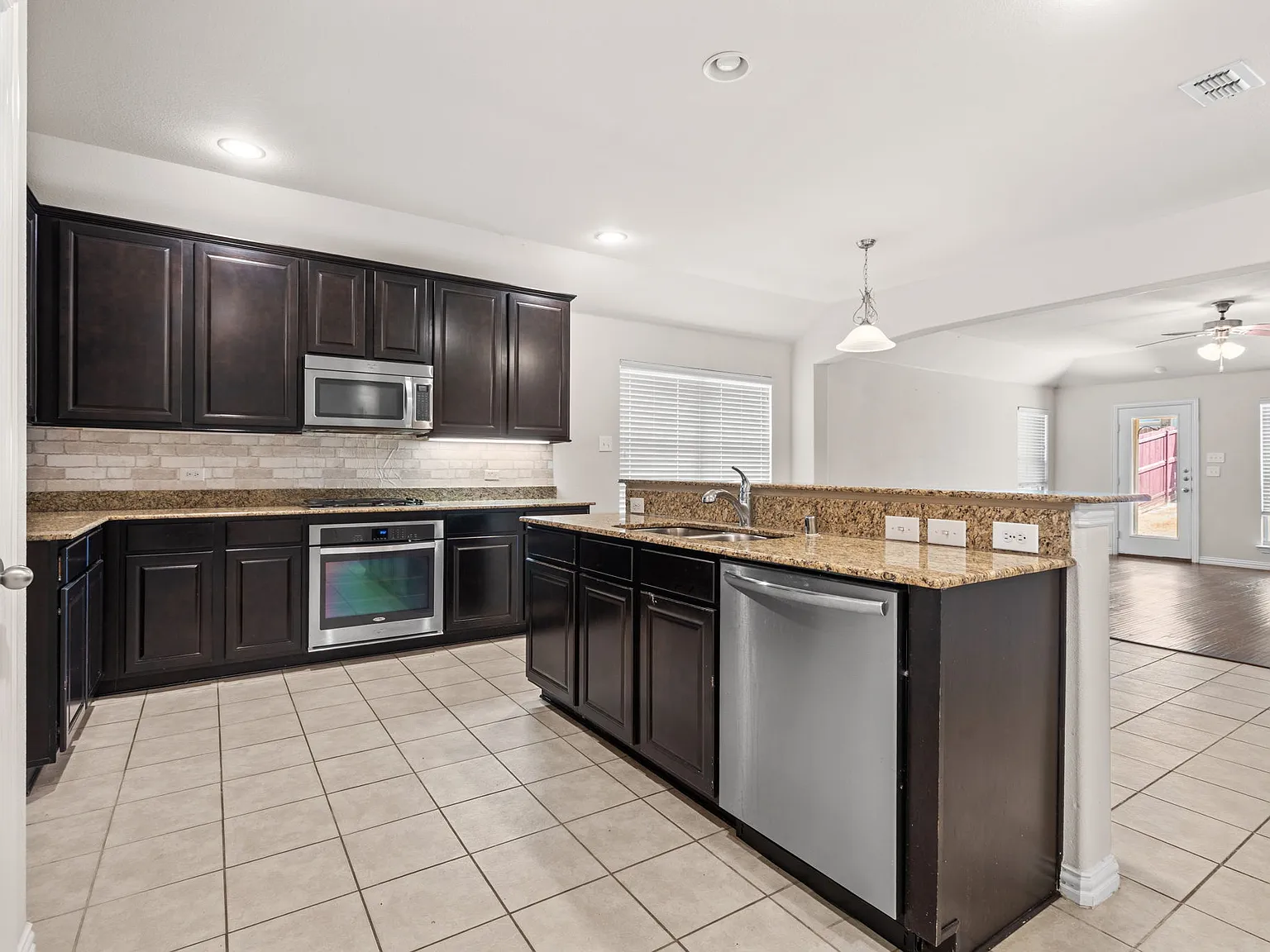2640 Costa Mesa Dr — Photo 3