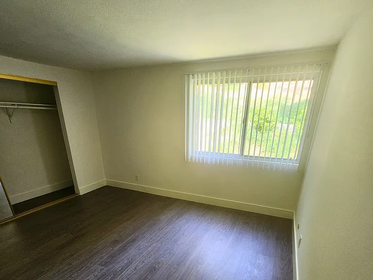 Hillside Terrace Apartments — Photo 7