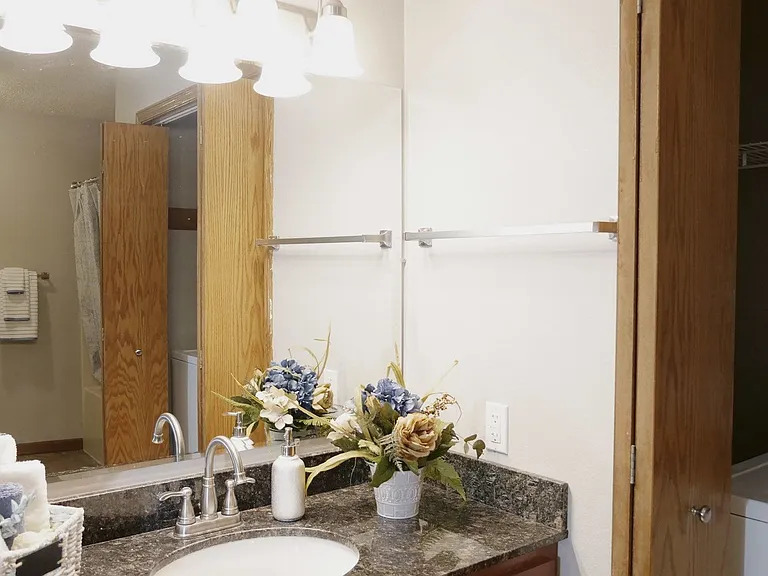 Legacy Pointe Apartments — Photo 18