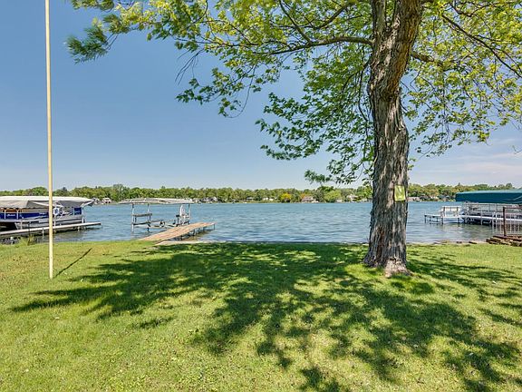68796 S Shore Drive-large-007-37-The Wat