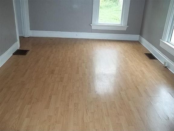 3rd image of 1627 Gondert Ave