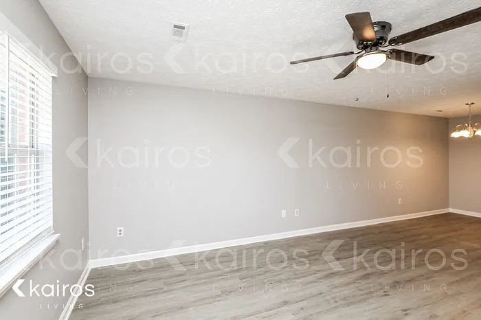 208 Deer Pkwy — Photo 4