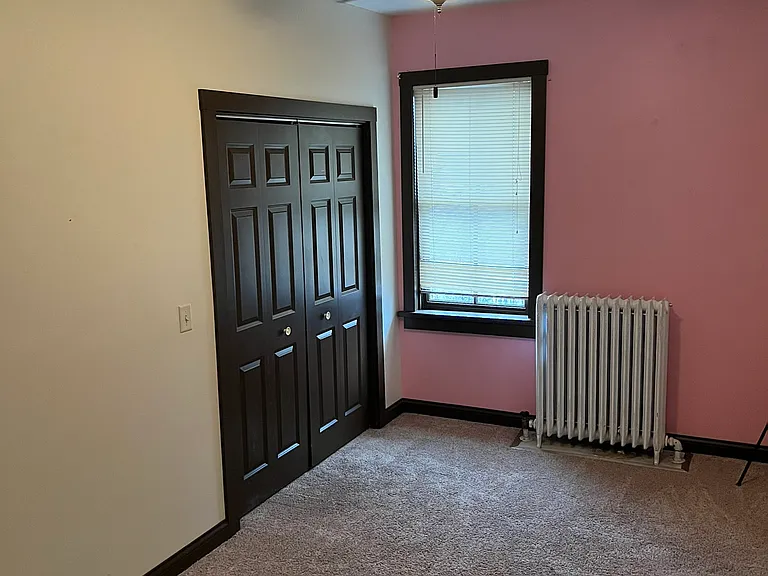 721 W 7th St — Photo 27