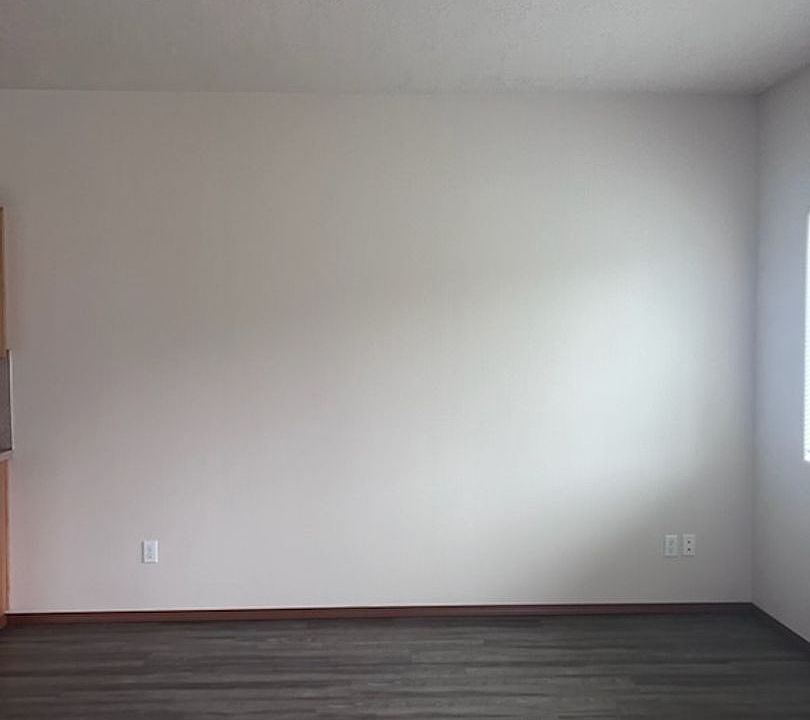 1st image of 533 & 535 SW Kingwood Ave #533