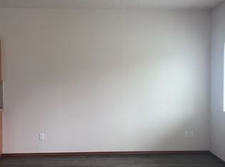 533 & 535 SW Kingwood Ave #533, Mill City, OR 97360