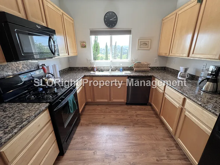 1527 Via Briza Ct — Photo 9