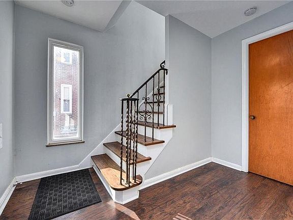 2nd image of 2284 Lakeview Ave #Up