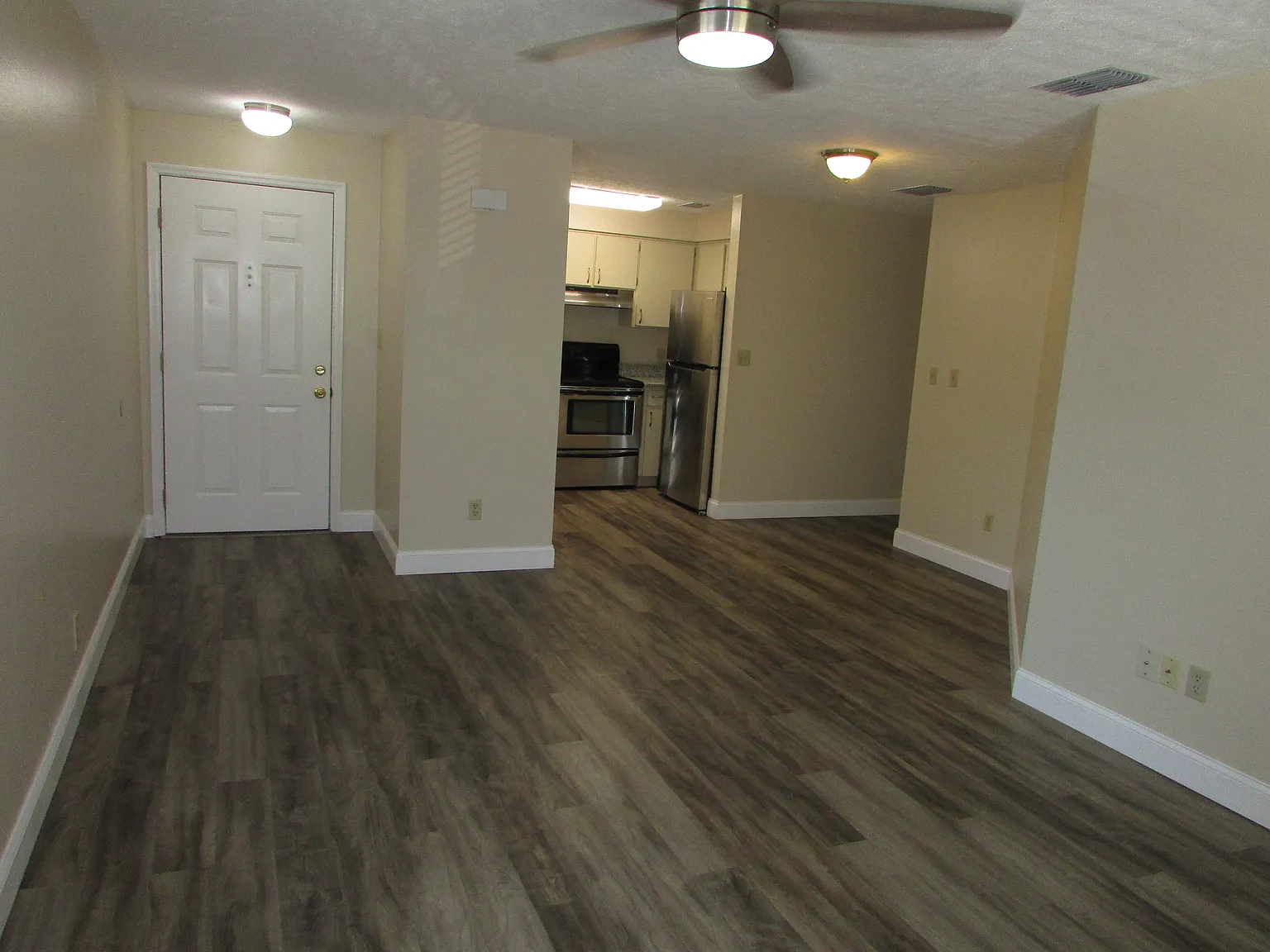 2 bed, 925 sqft, $1,850 — Photo 2