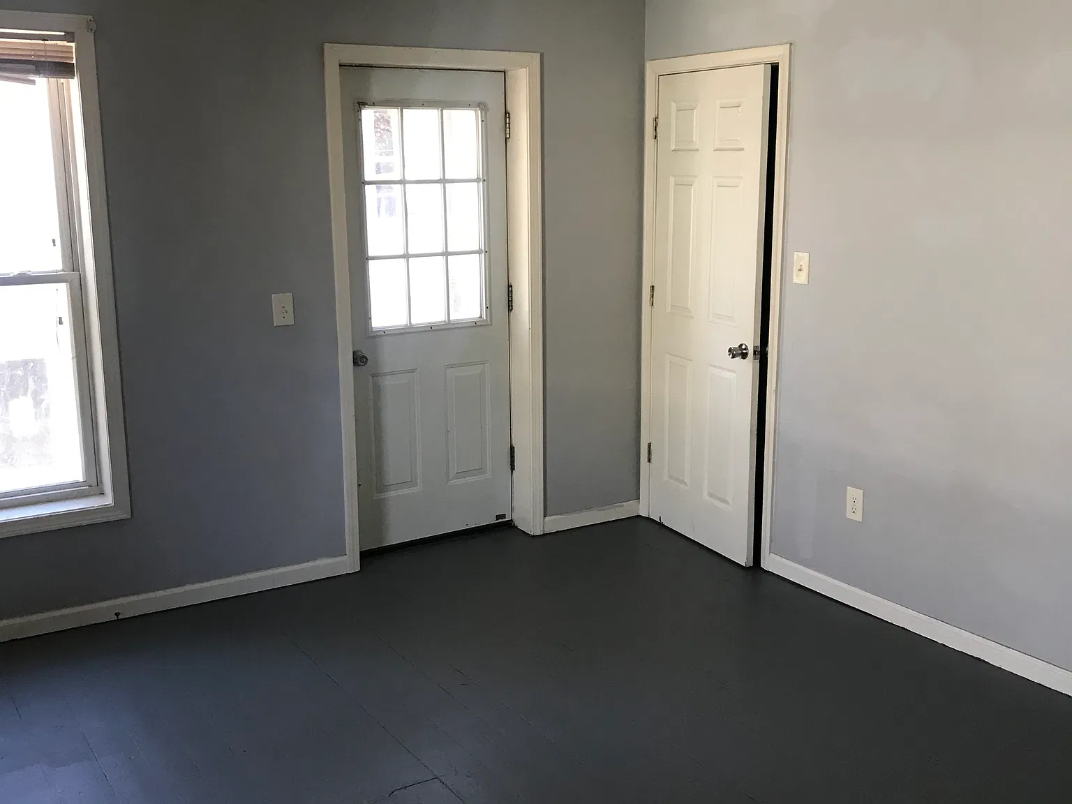 3 bed, 900 sqft, $1,300 — Photo 4