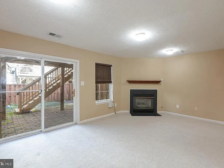 2424 Wheat Meadow Cir #2424 — Photo 32