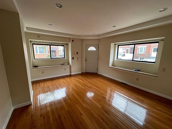 3rd image of 2401 S Garnet St #1