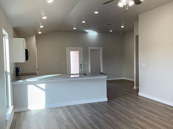 3rd image of 6510 Lewisville Ln