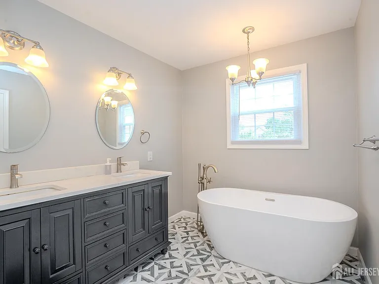 63 Carlisle Ct — Photo 26