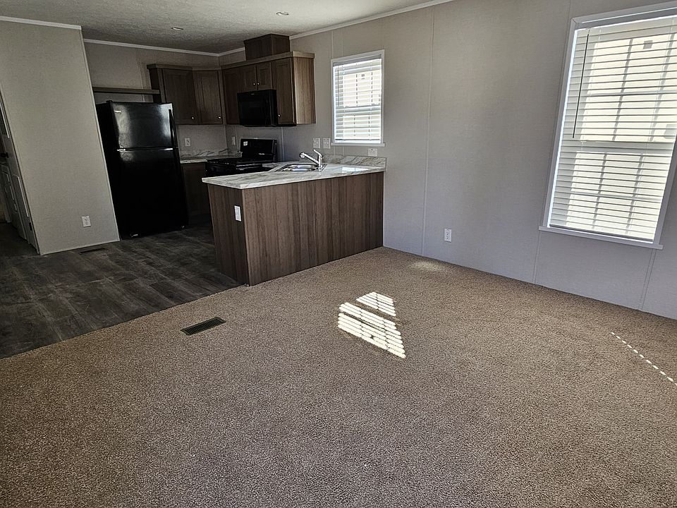 2nd image of 2309 Dogwood St #18