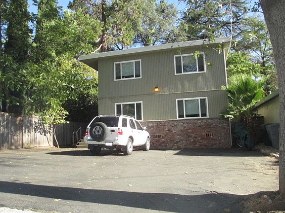 2nd image of 180 Reamer St APT 3
