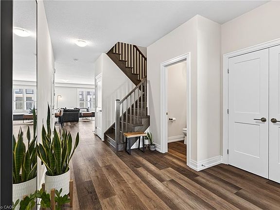3rd image of 26 Granite Ridge Trl