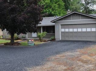 321 S Royal Ave, Eagle Pt, OR 97524