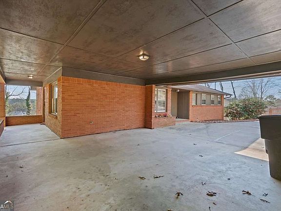 2nd image of 5 Ridgewood Dr