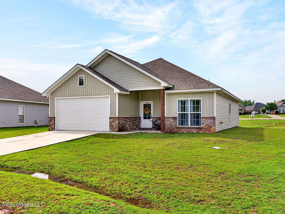 1st image of 17 Karpen Dr