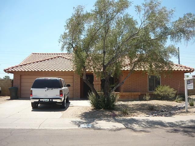 1st image of 425 E Renee Dr