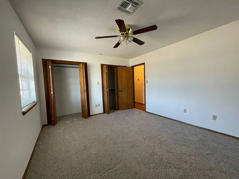 54 Sharon Rd — Photo 25