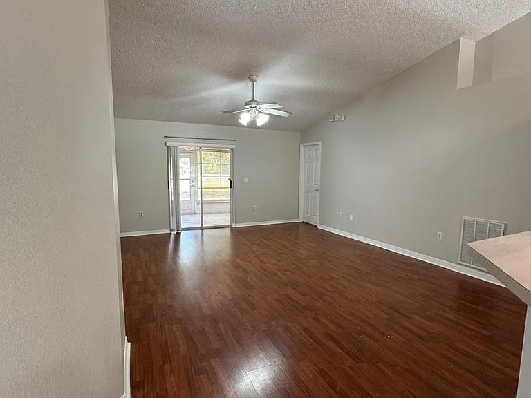 8039 Ridgeglen Cir E — Photo 19