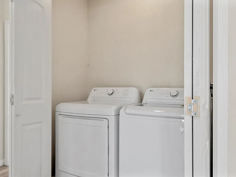 3706 Westmeadow Dr — Photo 11