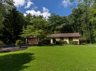 60 Schoolhouse Ln, Coatesville, PA 19320
