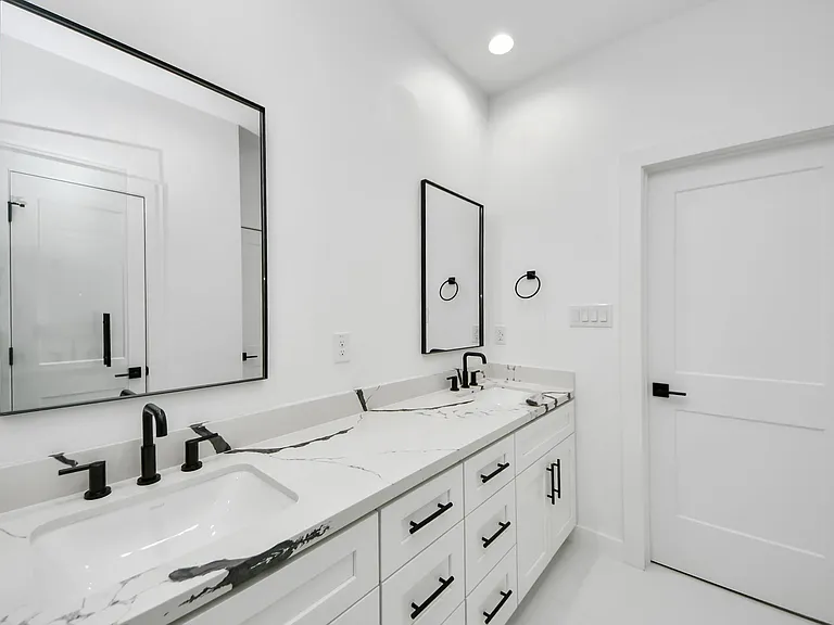 5029 Broom St #B — Photo 10