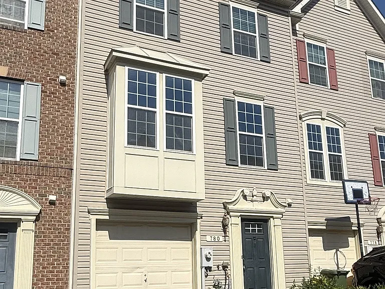 780 Cherry Bark Ln — Photo 2