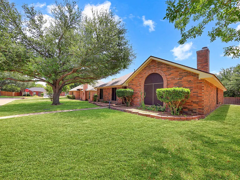 4522 Lone Star Trl — Photo 2