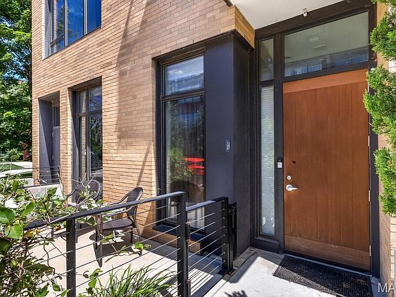 2nd image of 4101 Laclede Ave #108