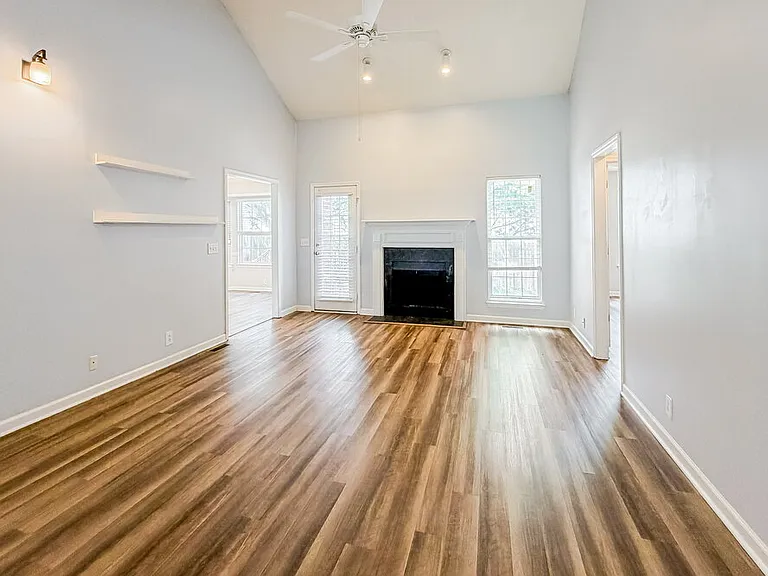 608 Winthrop Ave — Photo 4