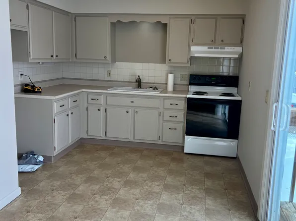 3505 Central Ave, Bettendorf, IA 52722