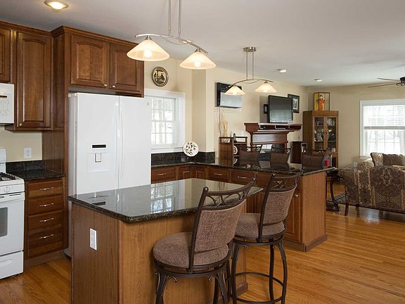4th image of 44 Bowe Ln