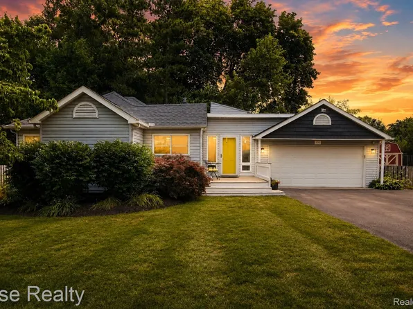 1870 Orchid St, Waterford, MI 48328