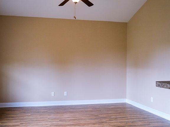 2nd image of 309 Connie Ct