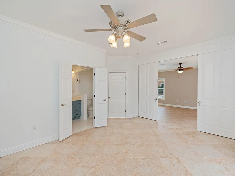 272 Calusa Blvd — Photo 31