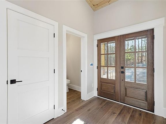 3rd image of 1176 Jewel Ct NE