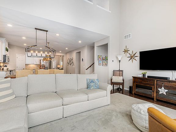 4th image of 371 Turtle Creek Dr
