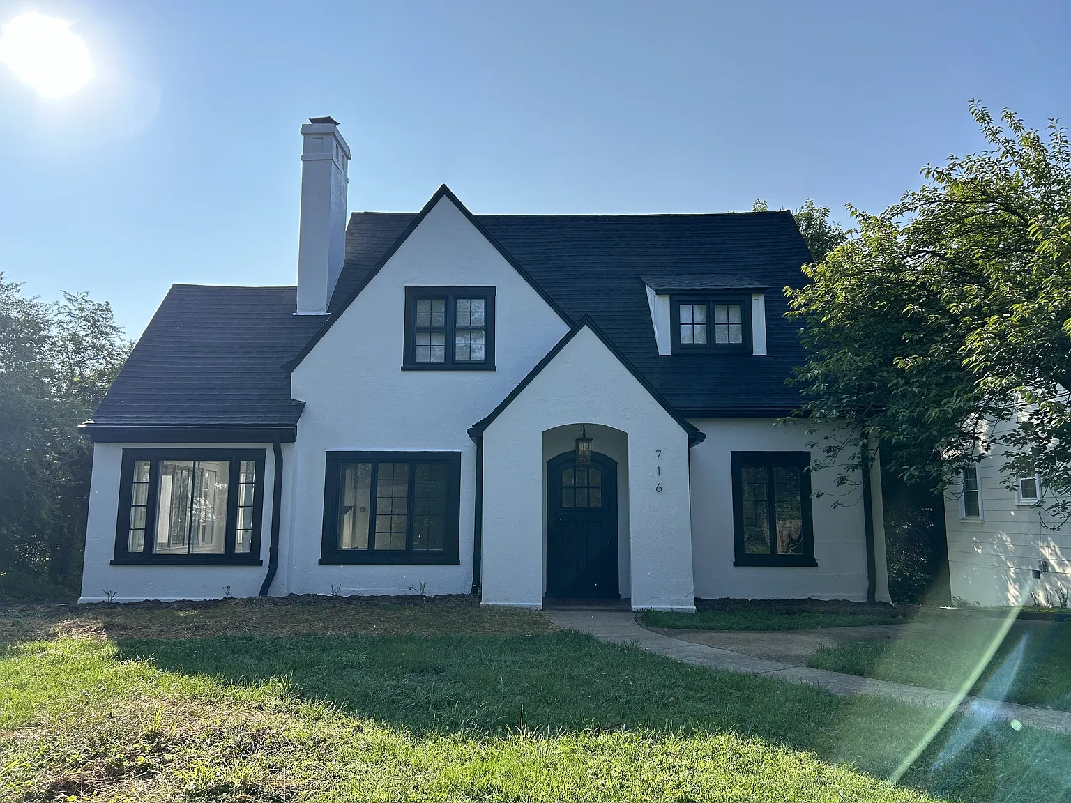 716 Riverside Dr — Photo 3