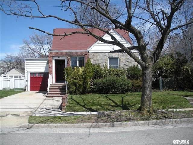 1st image of 932 N 7th St