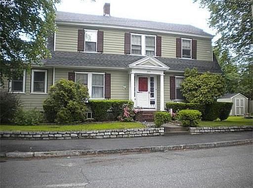 2nd image of 160 Carleton St